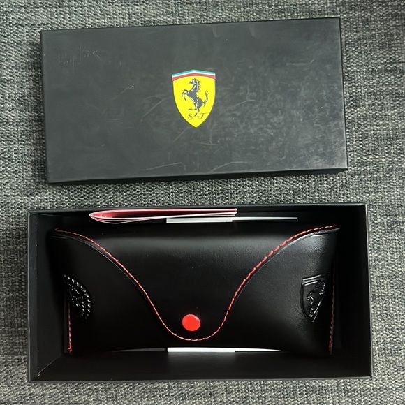 RAY BAN -RB8360M SCUDERIA FERRARI COLLECTION - Picture 12 of 16